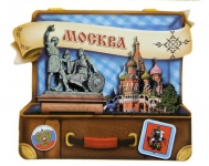 Магнит в форме чемодана "Москва"